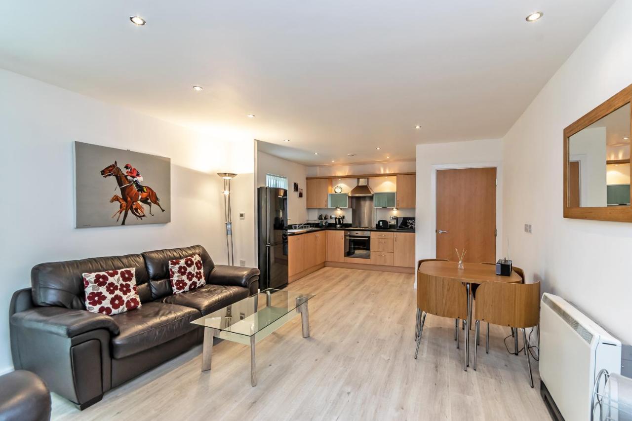 Racecourse Serviced Apartments 체스터 외부 사진