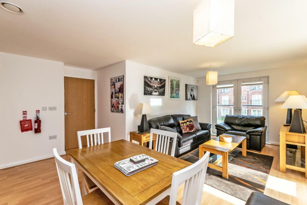 Racecourse Serviced Apartments 체스터 외부 사진